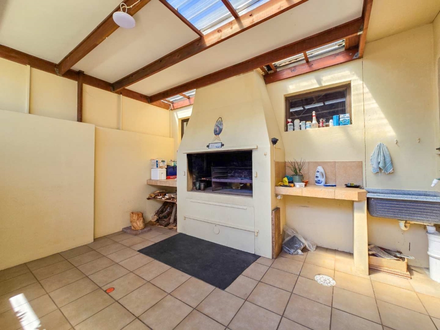 3 Bedroom Property for Sale in Stilbaai Wes Western Cape